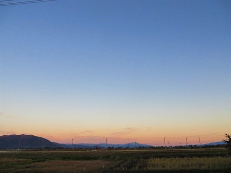 山沿いは少し雲の塊も・・でも晴れの土曜日でした