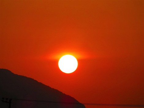 今朝も朝陽から・・午後は真夏日？？火曜日・・