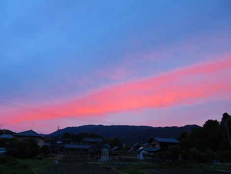 昨日の夕焼け・・今朝の空