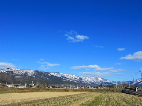 冬晴れ・・散歩・・青空