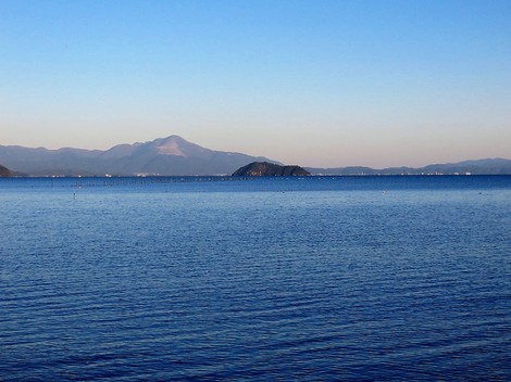 気温低温で朝・・一日晴れて10月もおしまいです