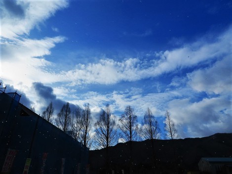 雪はないけど・・青空が・・