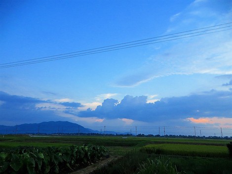 山の日・・夕方に空・・