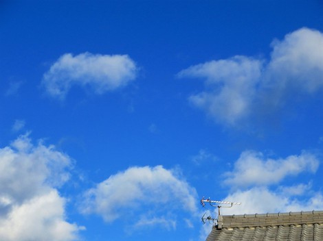 冬晴れ・・散歩・・青空
