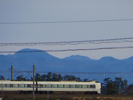 あぜ道・・散歩の日曜日