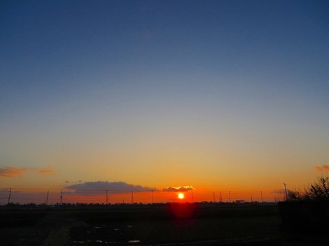 朝陽と夕景琵琶湖・・そして小雨の夕餉時・・