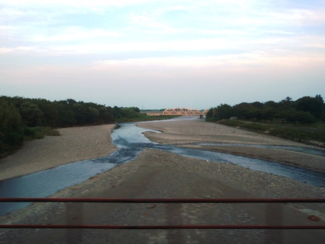 朝夕は少し涼しげ気温にも・・