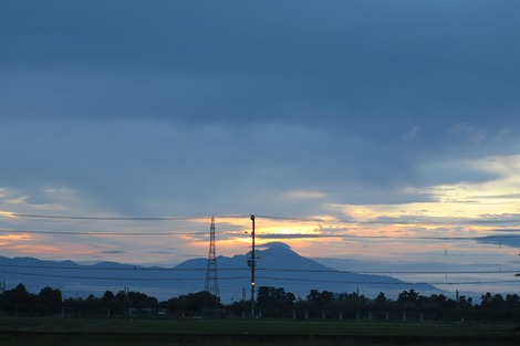 朝の伊吹山みながら土曜日の始まり・・
