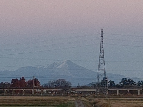伊吹山も冠雪～土曜日