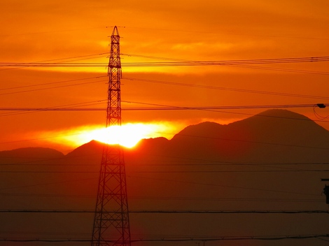 朝焼けで始まった金曜日・・夕方には雨模様・・