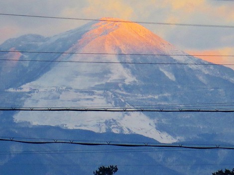 2018年・・夕景に伊吹山晴れて・・大晦日