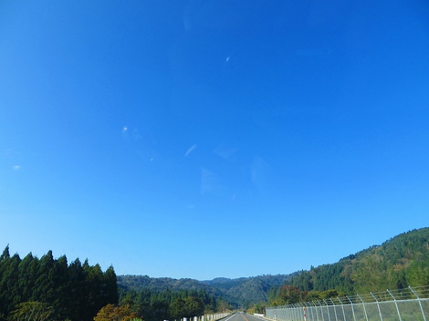 秋深い始まりの景色みながら・・台風22号も気がかり・・
