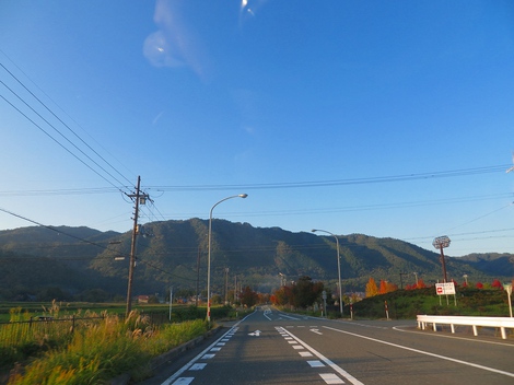 秋深い始まりの景色みながら・・台風22号も気がかり・・