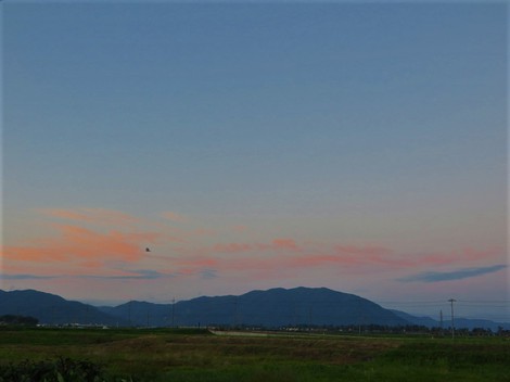 七夕の夕景にお月様