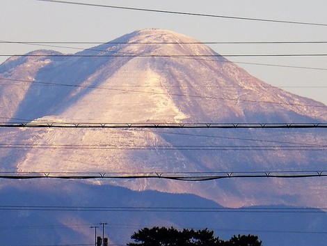 伊吹山と箱館山に挟まれて・・晦日