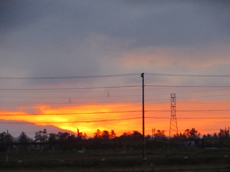三月三日・・・淡い夕日色で風景は穏やかで・・