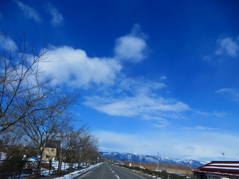 まだまだ低温で一日・・夕方には雪も降り出して・・大雪注意報