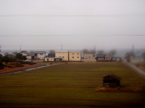 小ぬか雨～～湖西線車窓から風景も味わいあって・・