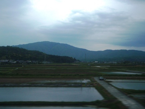 午後遅くの湖西線から風景