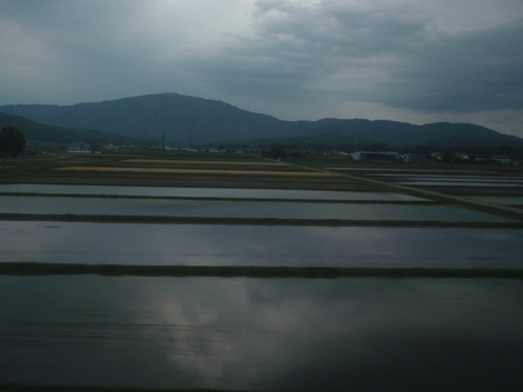 午後遅くの湖西線から風景