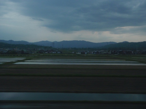 午後遅くの湖西線から風景