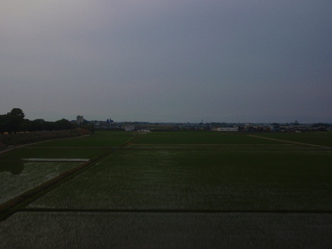 梅雨～～小雨に煙って車窓から