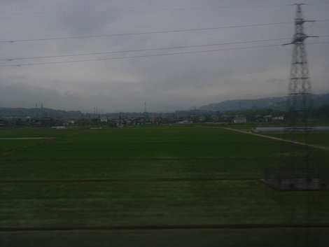 梅雨～～小雨に煙って車窓から