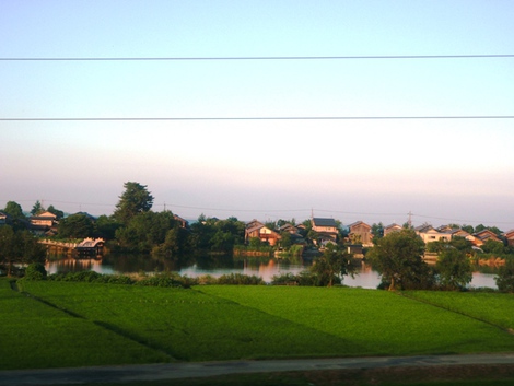 夏模様になった・・湖西線車窓風景