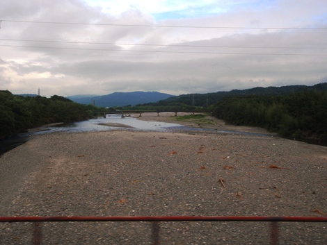 ８月６日～～JR湖西線車窓から高島市内