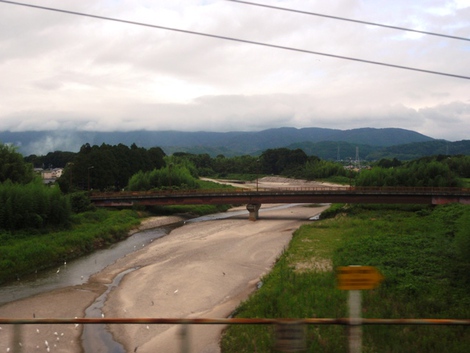 ８月６日～～JR湖西線車窓から高島市内