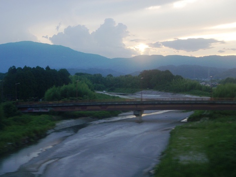 ８月６日～～JR湖西線車窓から高島市内