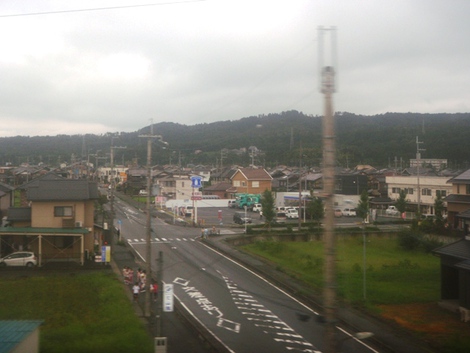 窓拭きお願い・・湖西線車両