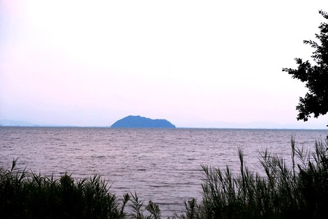 帰り道・・琵琶湖岸にて