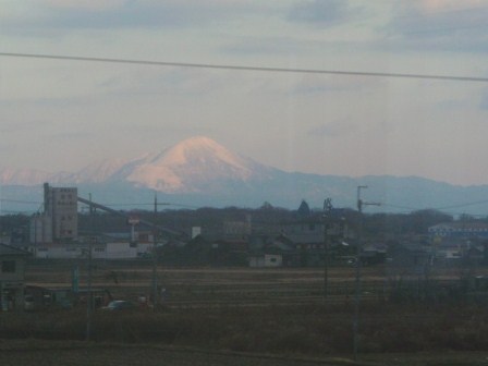 JR湖西線・・車窓から伊吹山