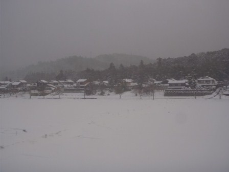 JR湖西線・・車窓から雪景色