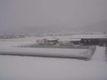 JR湖西線・・車窓から雪景色