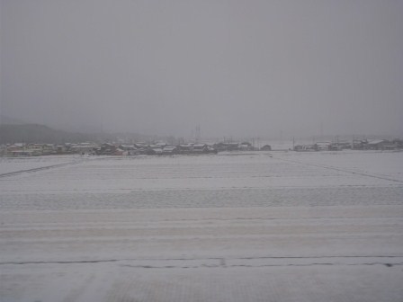 JR湖西線・・車窓から雪景色