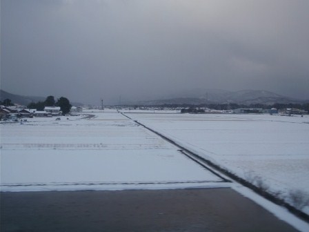 JR湖西線・・車窓から雪景色