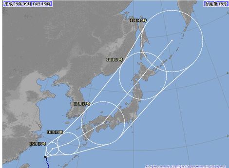 青空のお昼・・茜色の夕焼けで木曜日・・台風18号進路・・