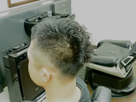 アシンメトリーなパーマヘア