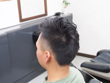 アシンメトリーなパーマヘア