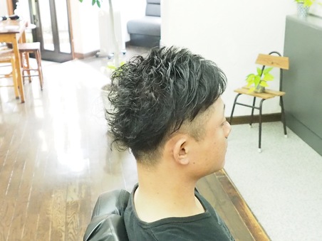 アシンメトリーなパーマヘア