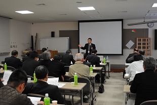 本日は愛知県へ耐震面格子パネルの特性を説明に伺います