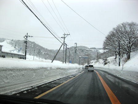 国道161号県境へ・・