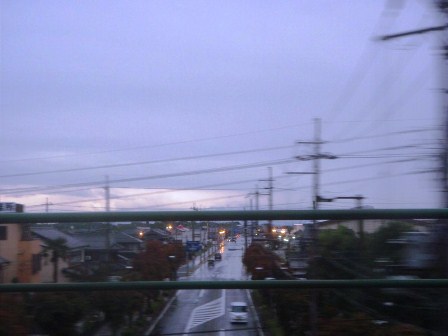 夕方車窓は雨風景で・・明日は小さな冬型？