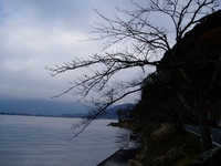 漢字は絆、淡い朝の琵琶湖・・夕方の虹