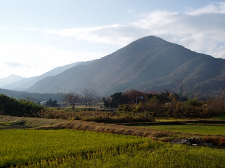 漢字は絆、淡い朝の琵琶湖・・夕方の虹