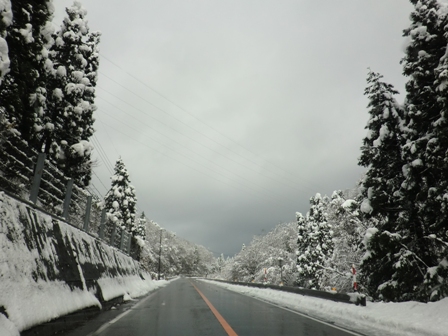 雪風景見ながら・・マキノ町国境まで