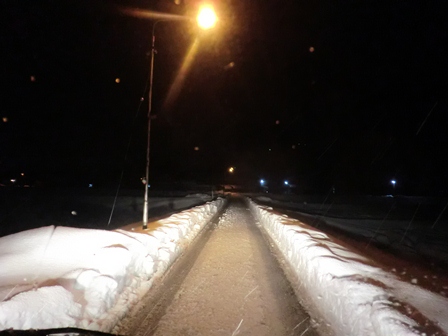 帰り道・・今夕も雪で