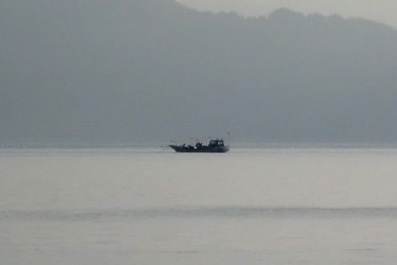 コハクチョウ２・・抱きしめてＢＩＷＡＫＯ・・琵琶湖